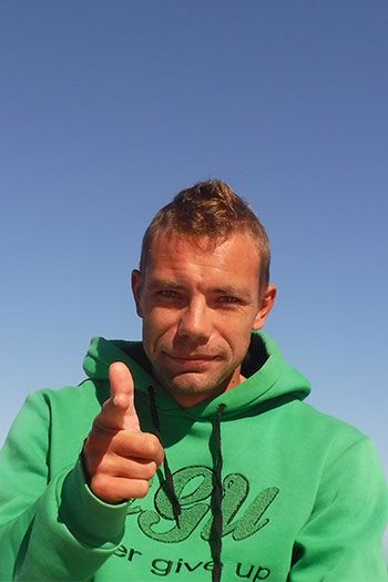 anton-kitesurfing-kite-air-riders-kitepro-center-kremasti-rhodes-instructor